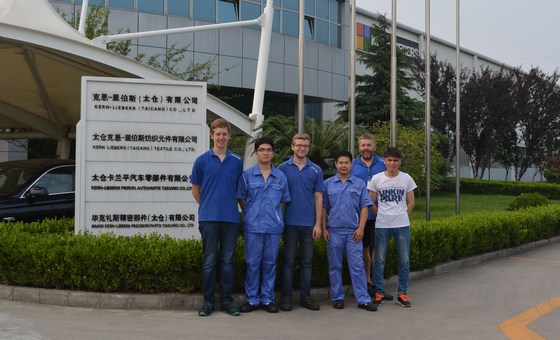 EBERLE trainees staying together with some colleagues of KERN-LIEBERS China in front of the factory