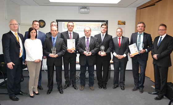 Vertreter der Firma EBERLE nehmen in Veszprem den Continental Excellent Supplier Award für exzellente Leistungen entgegen.
