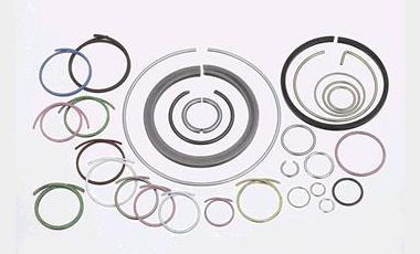 We offer a wide range of surface coatings for clamping rings made of carbon wire or stainless steel.